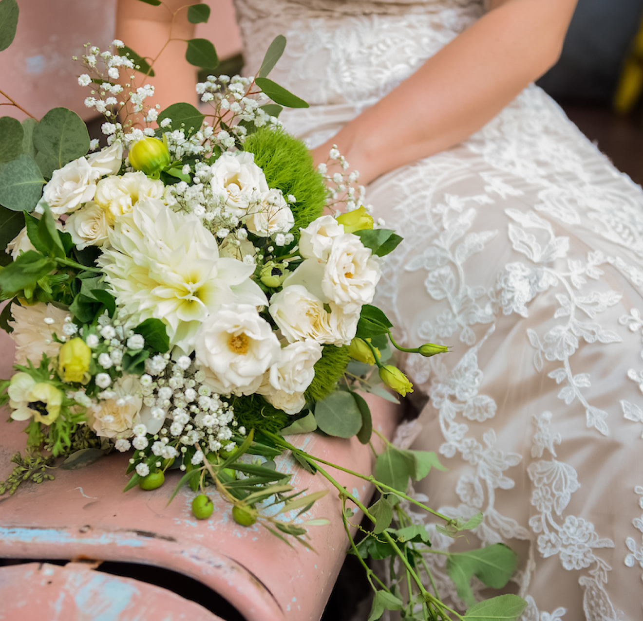 Find the right wedding photographer